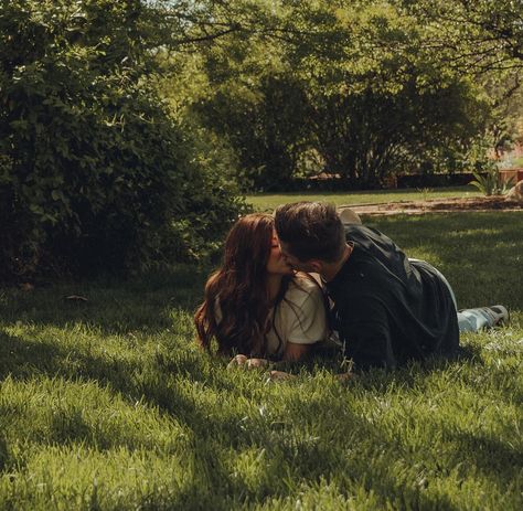 The cutest little park date 💛 • • • • • • • #southernutahphotographers #southernutahphotographer Park Date Photoshoot, Spring Couples Photoshoot, Aesthetic Couples Photoshoot, Utah Couples Photographer, Southern Utah Documentary Photographer Couple In Park Aesthetics, Fall Couple Photoshoot Aesthetic, Park Date Aesthetic, Dating Aesthetics, Couple Types, Couples Photoshoot Aesthetic, Dating Aesthetic, Date Photoshoot, Spring Couples Photoshoot