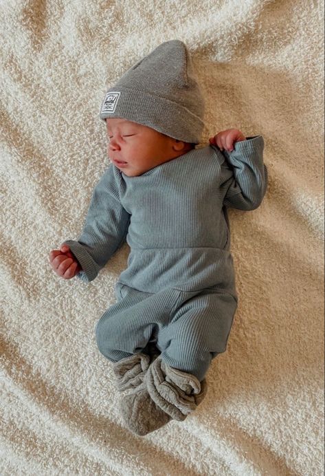 Baby Boy Newborn Outfit, Newborn Baby Boy Clothes Winter, Baby Fever Boys, Cute Baby Outfits For Boys, Newborn Baby Outfits Boy, Baby Boy Cute Outfits, Boy Baby Outfits, Baby Boy Style Newborn, Infant Outfits Boy