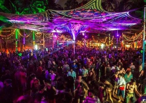 Nightlife in Goa: 10 Best Nightclubs, Raves and Party Places in Goa - Global Gallivanting Travel Blog Goa Clothes, Goa Girl, Goa Wallpaper, Things To Do In Goa, Ireland Hiking, Goa Style, India Party, Ireland Beach, Goa Travel