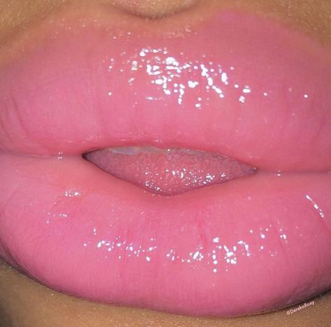 Pink lust / pink lipstick Bunny Tongue Lip Gloss, Big Lips Natural, Pretty Lips, Glossy Lips Makeup, Beauty Hair Color, Grills Teeth, Glitter Lip Gloss, Beautiful Lipstick, Lip Beauty