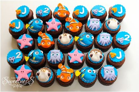 Nemo Cupcakes, Finding Nemo Party, Nemo Birthday Party, Nemo Cake, Dory Birthday, Finding Nemo Birthday, Nemo Party, Nemo Birthday, Minion Cupcakes