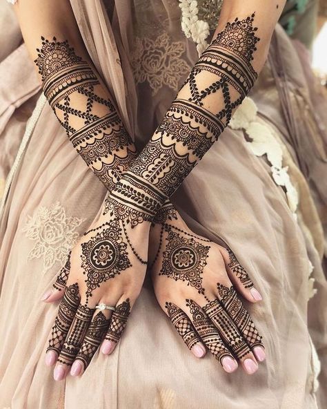 Mehndi Designs Finger, Henna Hand Designs, Mehendi Ideas, Wedding Henna Designs, Indian Henna Designs, Henne Tattoo, Wedding Mehendi, Modern Mehndi, Tato Henna