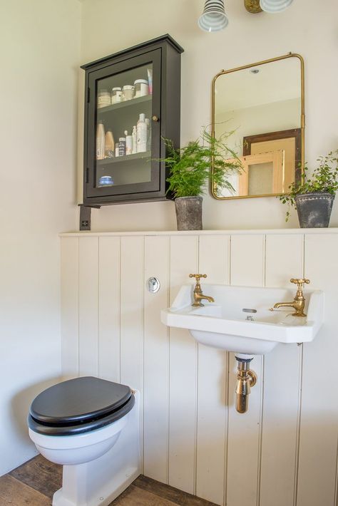 Cotswold Cottage, Bathroom Paneling, Tongue And Groove Panelling, Small Bathroom Interior, Downstairs Loo, Downstairs Toilet, Cottage Bathroom, Style Cottage, Downstairs Bathroom