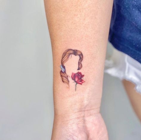 Minimalist Beauty And The Beast Tattoo, Fine Line Beauty And The Beast Tattoo, Belle Tattoo Ideas, Belle Tattoo Disney, Ipad Wallpaper Disney, Enchanted Rose Tattoo, Minimalist Disney Tattoo, Disney Minimalist Tattoo, Small Disney Tattoos