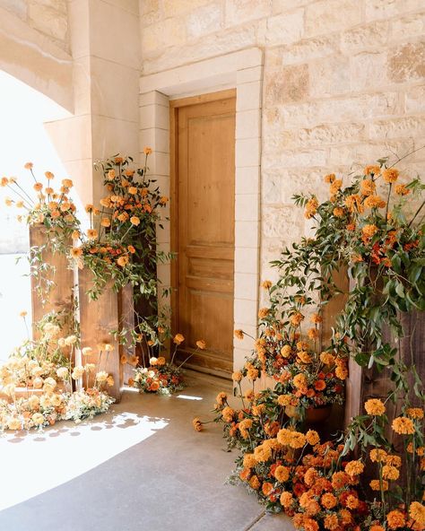 Stepping into a new chapter surrounded by the vibrant warmth of marigolds. 🌼✨ A moment paused in timeless grace. Host: @styledshootsacrossamerica Planning: @heatherbengeofficial Assistant Planners: @alexiawoolumssaa @amodernfete @lacedwithgraceinfo @akbrides Venue: @sunstonewinery @sunstonevilla Hair & Makeup: @sunkissedandmadeup Bridal Accessories: @janicetan_co Gown: @styled.gowns Men’s Wear: @friartux Floral Design: @kekoafloraleventstyling Students of @intrigue_designs workshop Floral... Marigold And Eucalyptus, Marigold And Mustard Wedding, Marigold Floral Arrangement, Marigold Arch, Marigold Flower Wedding, Marigolds Wedding, Marigold Wedding Flowers, Marigold Centerpiece, Marigold Backdrop