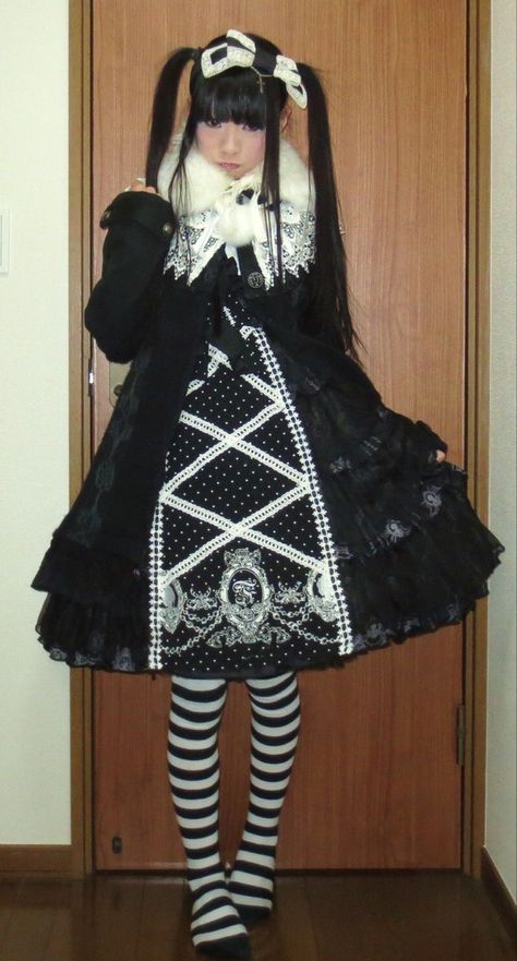 Goth Lolitas, Kaleidoscope Fashion, H Naoto, Estilo Harajuku, Harajuku Punk, 일본 패션, Lolita Outfits, Goth Girl, Dress Up Dolls