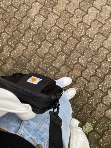 Carhartt Mini Backpack, Carhartt Wip Essentials Bag Outfit, Carhartt Essentials Bag Outfit, Carhartt Crossbody Bag, Carhartt Wip Essentials Bag, Carhartt Bag, Whatsapp Wallpaper Cute, Bag Outfit, Whatsapp Wallpaper