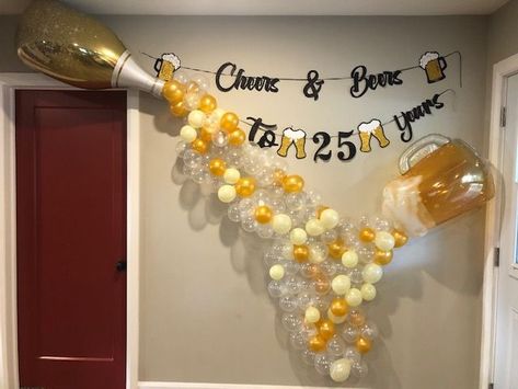 Custom garland for a birthday with supershapes! We loved creating this one! #cheers #balloondecor #bubbles #customh2b #balloons #decor #birthday Beer Balloon Garland, Beer Balloon Decor, Beer Balloon, Champagne Decor, Balloon Gifts, Balloons Decor, 50th Birthday Party Decorations, Husband Gifts, Event Solutions