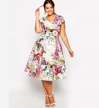 PROPOSITION silhouette    Morpho robes : 30 robes pour les silhouettes rondes - Cosmopolitan.fr Plus Size Wedding Guest Outfits, Plus Size Spring Dresses, Floral Dress Wedding Guest, Cocktail Dresses With Sleeves, Plunge Midi Dress, Big Size Dress, Gaun Fashion, Midi Dress Plus Size, Midi Dress Summer