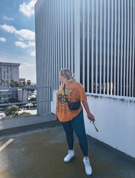 Urban outfitters tee, teal leggings and sneakers Plus Size Park Outfit, Teal Leggings Outfit, Theme Park Outfit, Leggings And Sneakers, Park Outfit, Theme Park Outfits, Teal Leggings, Leggings Outfit, Outfits With Leggings