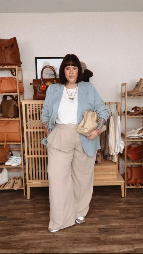 Quiet Luxury Plus Size, Plus Size Simple Outfits, Business Capsule Wardrobe, Business Clothing, Business Clothes, Plus Size Inspiration, Cream Outfits, Plus Size Looks, Outfits Curvy