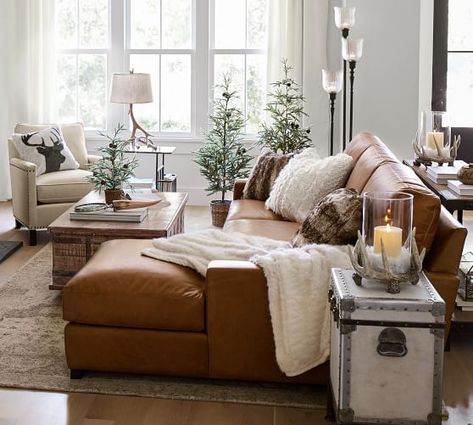 Leather Sofa With Chaise, Leather Couches Living Room, Brown Living Room Decor, Couches Living, Leather Sofa Living Room, Sofa With Chaise, Brown Living Room, Family Room Design, Furniture Layout