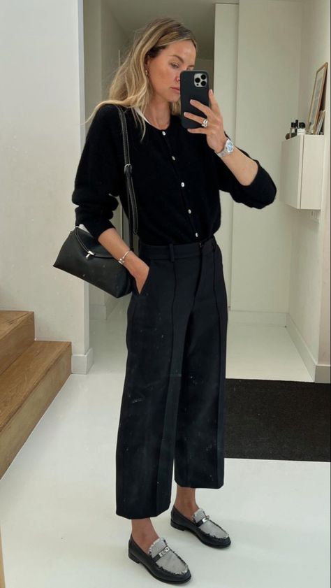 Black Work Outfit, Class Outfits, Luxury Street Style, Street Style Bags, Stylish Work Attire, Office Outfits Women, Minimal Chic, 가을 패션, Work Attire