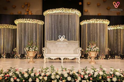 Varmala Decoration, Wedding Stage Design Indian, Shaadi Decor, Engagement Stage, Indian Wedding Decorations Receptions, Engagement Stage Decoration, Nikah Decor, Reception Stage, Reception Stage Decor