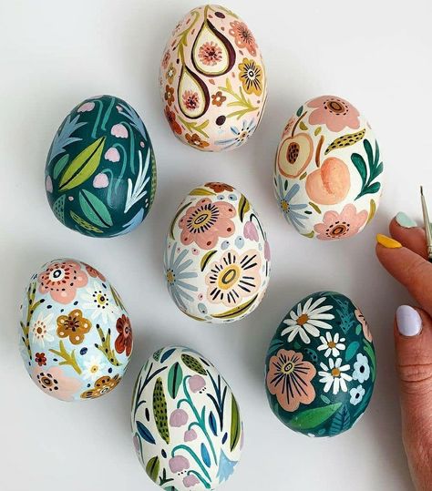 Egg Painting Ideas, Amber Davenport, Hand Painted Easter Eggs, Pysanka Eggs, Diy – Velikonoce, Ceramic Eggs, Creative Easter Eggs, Easter Egg Art, Painted Eggs