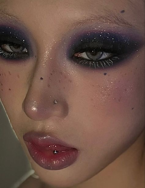 Sultry Makeup, Sparkly Makeup, Cute Eye Makeup, Makeup 101, Swag Makeup, Purple Makeup, Ethereal Makeup, Dope Makeup, Edgy Makeup