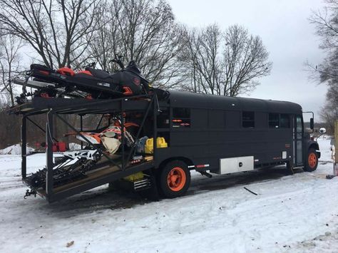 Very cool Bus Motorhome, Van Builds, School Bus Camper, School Bus Tiny House, Converted Bus, Truck Bed Camping, Rv Bus, Bus Living, Truck Tent