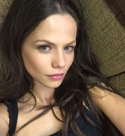 133.1k Likes, 371 Comments - Pretty Little Liars (@prettylittleliars) on Instagram: “"Hey guys! It's Tammin Sursok (AKA Jenna). I'll be doing an Instagram Story takeover today! I'm…” Tammin Sursok, Pretty Little Liars Hanna, Step Sister, I Cant Help It, Ashley Benson, Latest Pics, Love You All, Pretty Little Liars, Lady Gaga