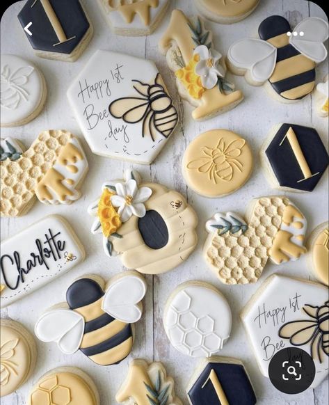 Happy Bee Day Cookies Decorated, Bee Theme Cookies Decorated, Mom To Bee Cookies, Bee Themed Sugar Cookies, Bee Birthday Party Food Ideas, Happy Bee Day Cookies, 1st Bee Day Cookies, What Will Baby Bee Cookies, Bee Birthday Cookies