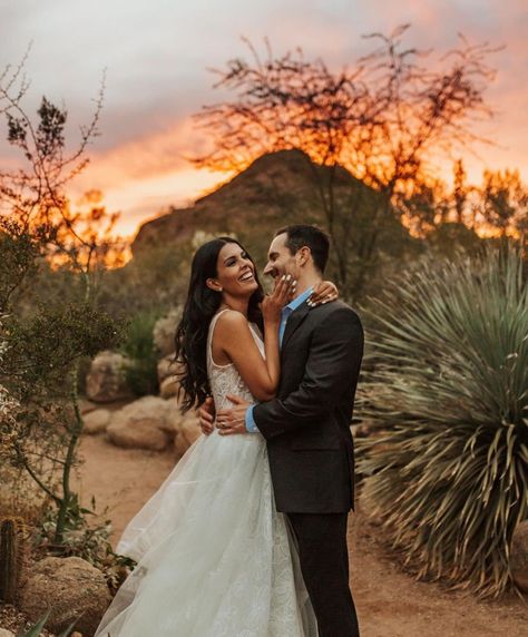 Wedding Photo Ideas Desert, Desert Wedding Pictures, Desert Botanical Garden Wedding, Desert Wedding Photography, Desert Botanical Garden Arizona, Sedona Photos, Desert Wedding Venues, Desert Wedding Photos, Unique Outdoor Wedding