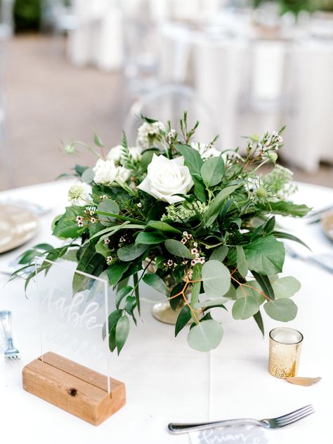 Wedding Centerpieces Greenery, Centerpieces Greenery, Green Wedding Centerpieces, Greenery Wedding Theme, Greenery Wedding Centerpieces, White Floral Centerpieces, Diy Wedding Centerpieces, Greenery Wedding Bouquet, Green Centerpieces