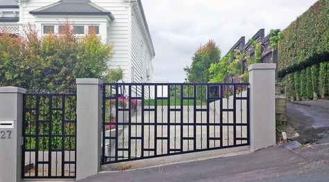 Sloped Bottom Gate - Custom Design -  Heritage Gates & Fences Gate On Sloped Driveway, Aluminum Driveway Gates, Wood Gates Driveway, Driveway Fence, Metal Driveway Gates, Garden Gate Design, Garage Gate, Front Yards Curb Appeal, Diy Outdoor Fireplace