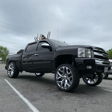 Trucks Wallpaper, Squatted Trucks, Jacked Up Chevy, Jacked Up Truck, Dream Trucks, Hypebeast Wallpaper, Custom Chevy Trucks, Chevy Pickup Trucks, Jacked Up Trucks