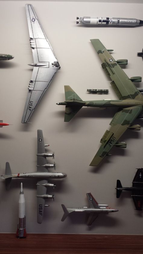 Model Plane Display Ideas, Model Airplane Display Ideas, Model Planes Display, Model Airplanes Display, Plane Wing, Aircraft Hangar Design, Aircraft Hanger, Hockey Room Decor, Vintage Spaceship