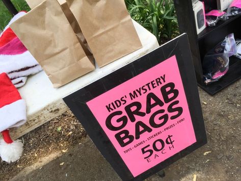 Could do this but just mystery bags and do $1 a bag... Kids and Adults bags Yard Sale Tips, Yard Sale Hacks, Yard Sale Organization, Garage Sale Organization, Yard Sale Signs, Garage Sale Tips, Garage Sale Signs, Rummage Sale, Sale Ideas