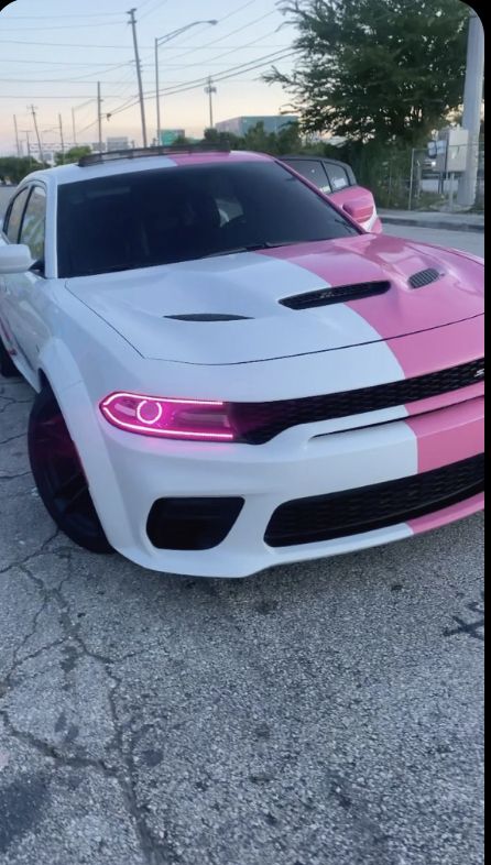 Dodge Charger Pink Accessories, Set Hellcat, Doge Demon, White Hellcat, Hellcat Aesthetic, Pink Hellcat, Baddie Cars, Cars On Road, Hellcat Car