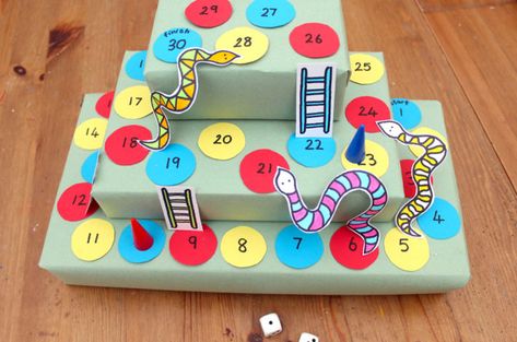 DIY Multi Level Snakes and Ladders - 3D Game | Mas & Pas Ladder Game, Snake Ladder, Ladders Game, Board Games Diy, Snakes And Ladders, Classic Board Games, Creative Games, Diy Games, Game Board