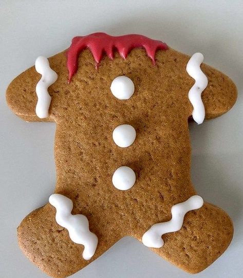 Gingerbread Cookies Halloween, Halloween Gingerbread Cookies, Spooky Baking, Halloween Bakes, Halloween Baking Recipes, Gingerbread Man Cookie Recipe, Pasteles Halloween, Halloween Cookie Recipes, Gingerbread Cookies Decorated