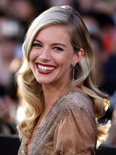 Long glossy vintage waves #festivehair Blonde Celebrity Hair, Elegance Hair, Holiday Party Hair, Wedding Hairstyles And Makeup, Glamour Wedding, Hollywood Hair, Vintage Wedding Hair, Side Hairstyles, Sienna Miller