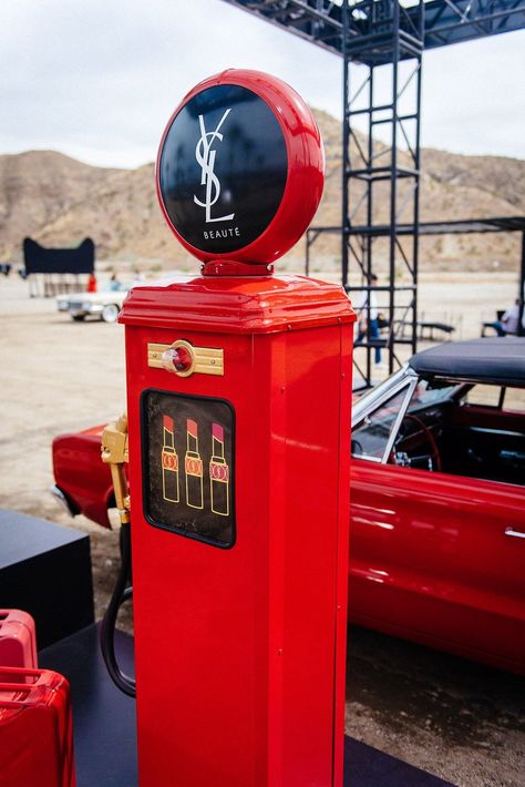 YSL Beauty Station & Pop Up - Experiential Activation in Cathedral City, CA | The Vendry Brand Activation Ideas, Marketing Activations, Beauty Station, Pop Up Bar, Brand Pop, Publicidad Creativa, Marketing Photos, Experiential Marketing, Cathedral City