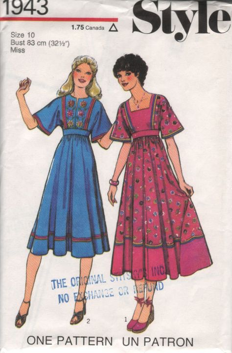 1970s Sewing Patterns, Dress Patterns Diy, Patron Vintage, Vestidos Retro, Vintage Dress Patterns, Motif Vintage, Peasant Dress, 70s Vintage, Moda Vintage