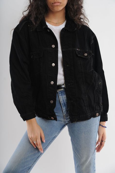 757f843a169cc678064d9530d12a1881desc51004066ri Black Denim Jacket Outfit, Black Jean Jacket, Denim Jacket Outfit, Womens Jackets Casual, Dresses Casual Fall, Trendy Jackets, Black Jean, Jacket Outfit, Black Denim Jacket