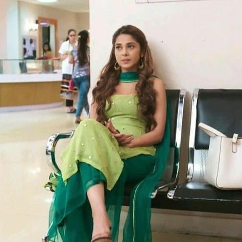 #bepannah_beyhadh_love @jenniferwinget1 #beyhadh2 #beyhadh#mylovejenniferwinget #mylovejenny #jenniferwingetfanclub #jenniferwingetfans #jenniferwinget #jenny #jenniferwingetgorgeous #jenniferwingetlover #jenniferwingetteam #maya #mayamehrotra #mayajaisingh #zoyasiddiqui #zoyahooda #kumud #queenjenny #stayhomne #jennymydoll #cutejennie #love #nafrat #behadpyar #behadnafrat #jenniferwingetteam #welovemaya #mayarudraroy #hakumamatata #matata Dresses Indian Style, Pakistani Salwar Suit, Lehenga Pakistani, Plazzo Suit, Suit Punjabi, Style Kurti, Indian Salwar Suit, Indian Salwar, Pakistani Salwar