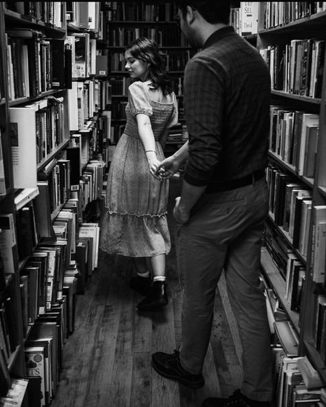 Library Love Couple, Moody Relationship Aesthetic, Library Couple Shoot, Bookshop Engagement Photos, Book Store Photoshoot Couple, Couple In Bookstore, Library Photo Shoot Couple, Book Store Engagement Photos, Bookstore Photoshoot Couple