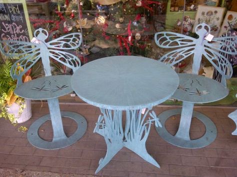 Dragonfly Chairs and table...I want these, too!!! Dragon Flys, Dragonfly Decor, Damselflies, Dragonfly Dreams, Dragon Flies, Dragonfly Art, Dragon Fly, Decor Aesthetic, Pretty House