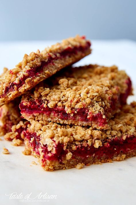 Raspberry Oatmeal Bars, Oat Bar Recipes, Jam Bars, Raspberry Oatmeal, Cranberry Bars, Cherry Bars, Raspberry Bars, Copycat Starbucks Recipes, Wholesome Snacks