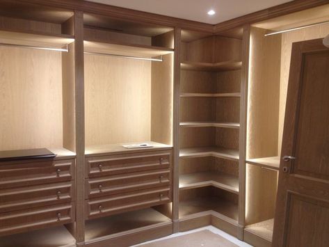 L Shaped Dressing Room, L Shaped Closet Ideas, L Shaped Wardrobe, Led Closet, Master Closet Design, Space Saving Furniture Bedroom, Closet Lights, Growing Corn, Dressing Room Closet