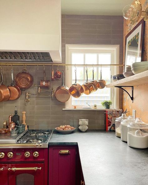 9 Kitchen Trends That We Think Are Going To Hit BIG In 2022 - Emily Henderson Picket Backsplash, Kitchen Appliance Trends, Brick Kitchen Backsplash, Kitchen Color Trends, Bungalow Kitchen, Bold Kitchen, Domino Magazine, Brick Kitchen, Fireclay Tile