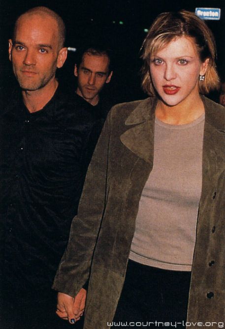 Michael Stipe and Courtney Love (1996) Courtney Love Hole, Michael Stipe, Courtney Love, Alice In Chains, Kurt Cobain, Couple Photos