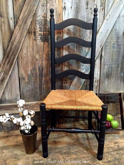 black painted ladder back chair, black chair, ladder back chairs with rush seats, Painting Furniture Black, Black Chalk Paint Furniture, Dining Chairs Diy, Black Painted Furniture, Distressed Furniture Painting, Chair Redo, Comfy Living Room Furniture, Black Dining Room Chairs, Painted Ladder