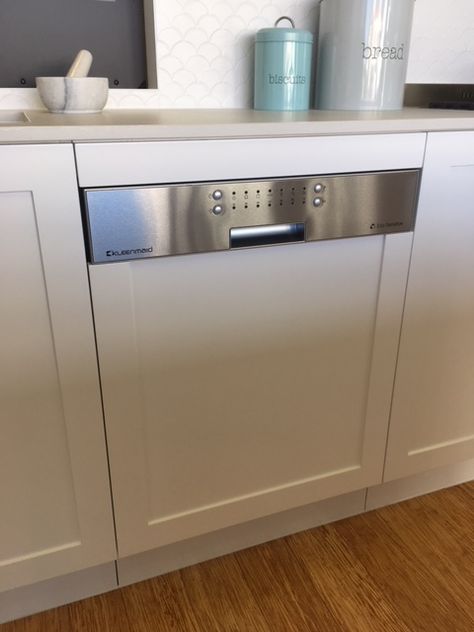 When shopping for a dishwasher, highly recommend integrated or built-in dishwashers when renovating your kitchen with Craftbuilt Kitchens. Find out why:  https://www.craftbuilt.com.au/which-dishwasher-style-is-right-for-you/  #KitchenRenovation #KitchenIdeas #KitchenDesign #KitchenRedo Freestanding Dishwasher In Kitchen, Dishwasher Cabinet Ideas, Hidden Appliances, Dishwasher Cabinet, Hide Appliances, Cabinet Faces, Autumn Weddings, Kitchen Showroom, Coffee Bar Home