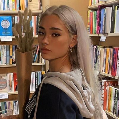 Sleek Blonde Hairstyles, Bleach Blonde, Platinum Blonde Hair, Hair Inspo Color, Aesthetic Hair, Silver Hair, White Hair, Blonde Girl, Hair Looks