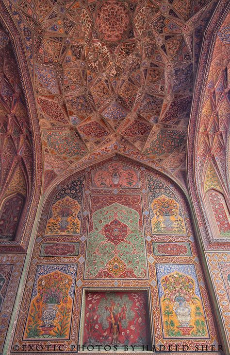 Masjid Wazir Khan, Pakistan Culture, Iranian Architecture, Persian Architecture, Mughal Architecture, Mosque Art, Mosque Architecture, Persian Culture, Beautiful Mosques