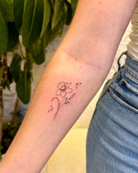 Mother daughter birth flower tattoos for these gorgeous gals! 🫶 State Flower Tattoo, May Birth Flower Tattoo, Colorado State Flower, May Birth Flower, Birth Flower Tattoos, Birth Flower, Tattoo Inspo, Birth Flowers, Flower Tattoos