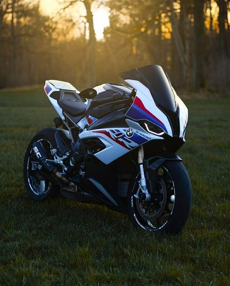 Bmws1000rr Wallpapers, Bikes Bmw, Bmw Motorbikes, Bike Collection, Bike Bmw, Motorcycle Artwork, Kawasaki Bikes, Motorcross Bike, Bmw S 1000 Rr