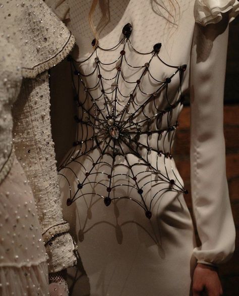 Spider Webs, Fantasias Halloween, Gothic Wedding, Spider Web, Costume Design, Design Inspo, New York Fashion Week, Diy Fashion, Diy Clothes